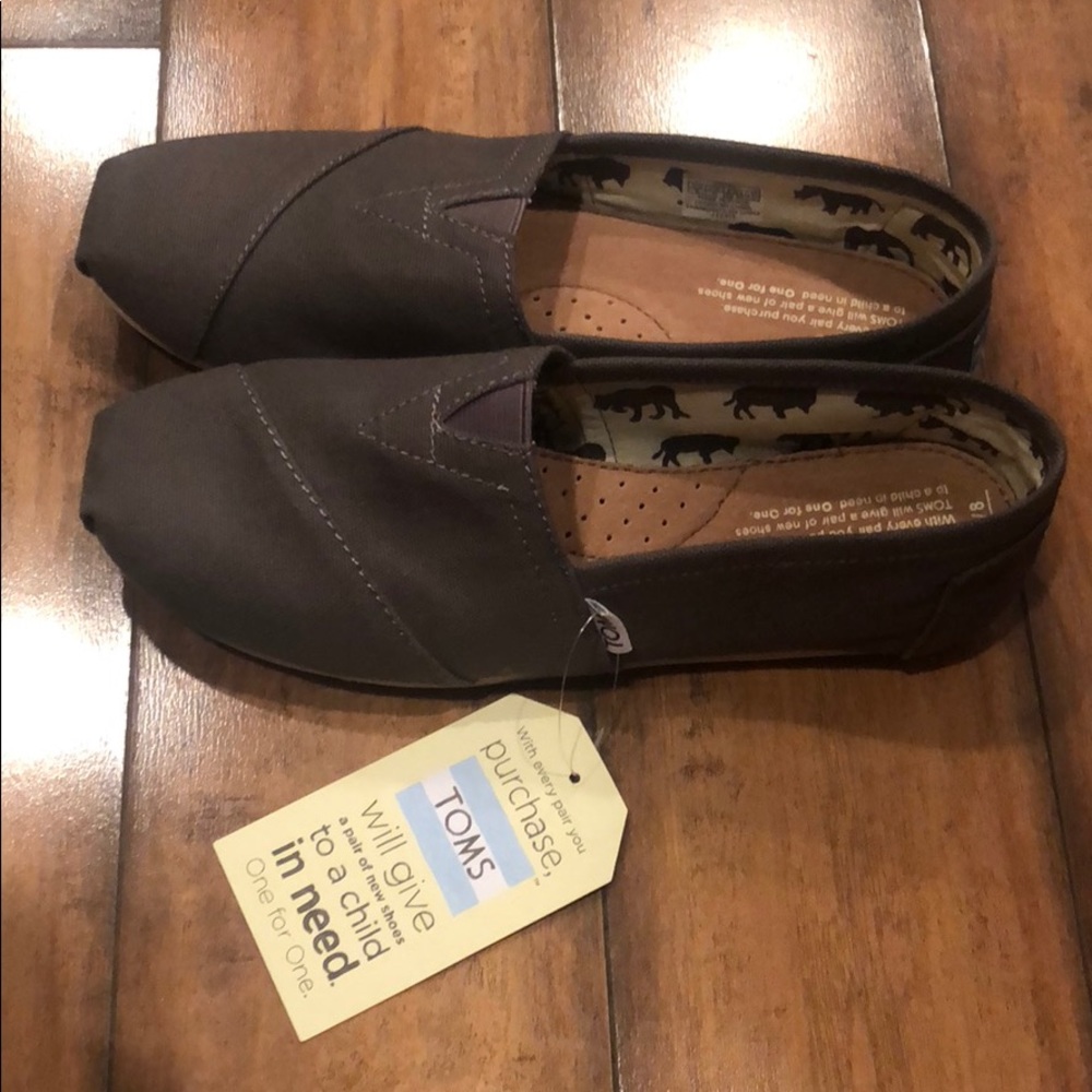 TOMS CLASSIC NWB